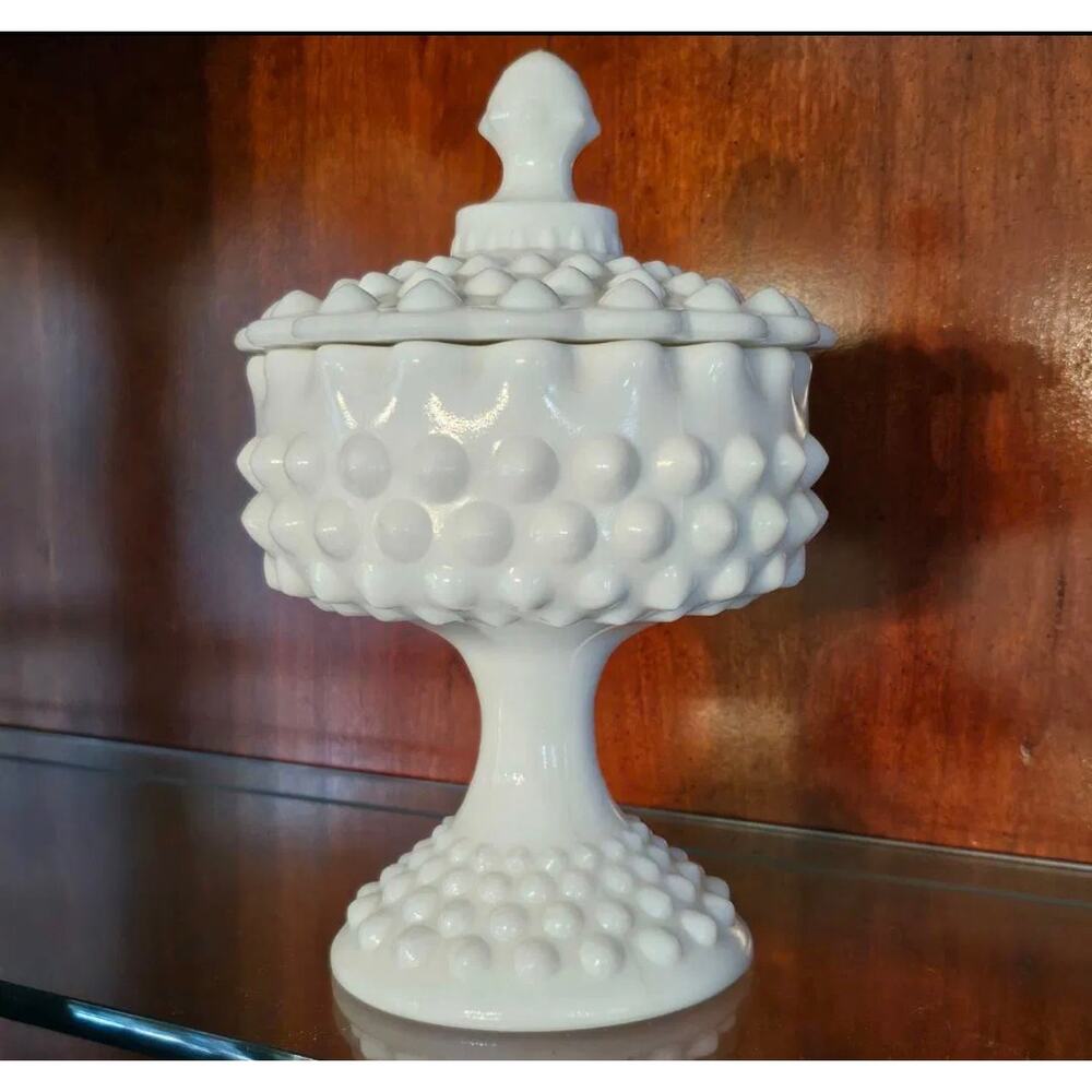 Vintage-Fenton Hobnail‎ Milk Glass Covered Candy Dish